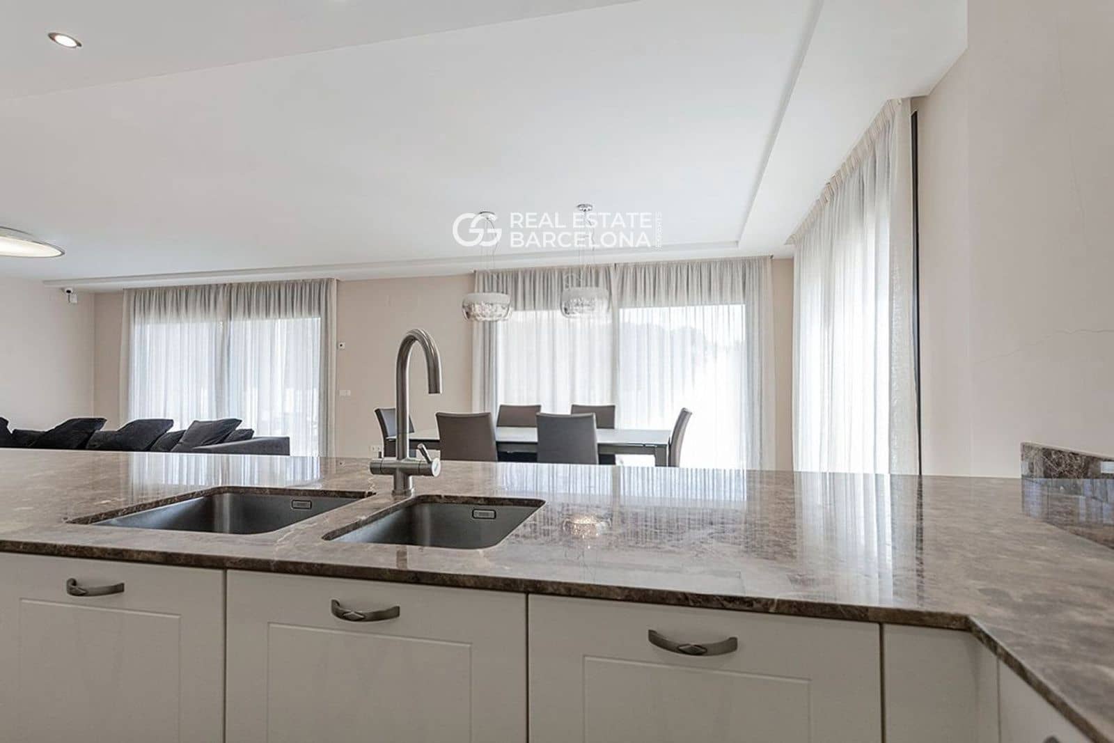 6 bedroom Villa for sale in Lloret de Mar with pool garage - € 2,300,000 (Ref: 9482339)