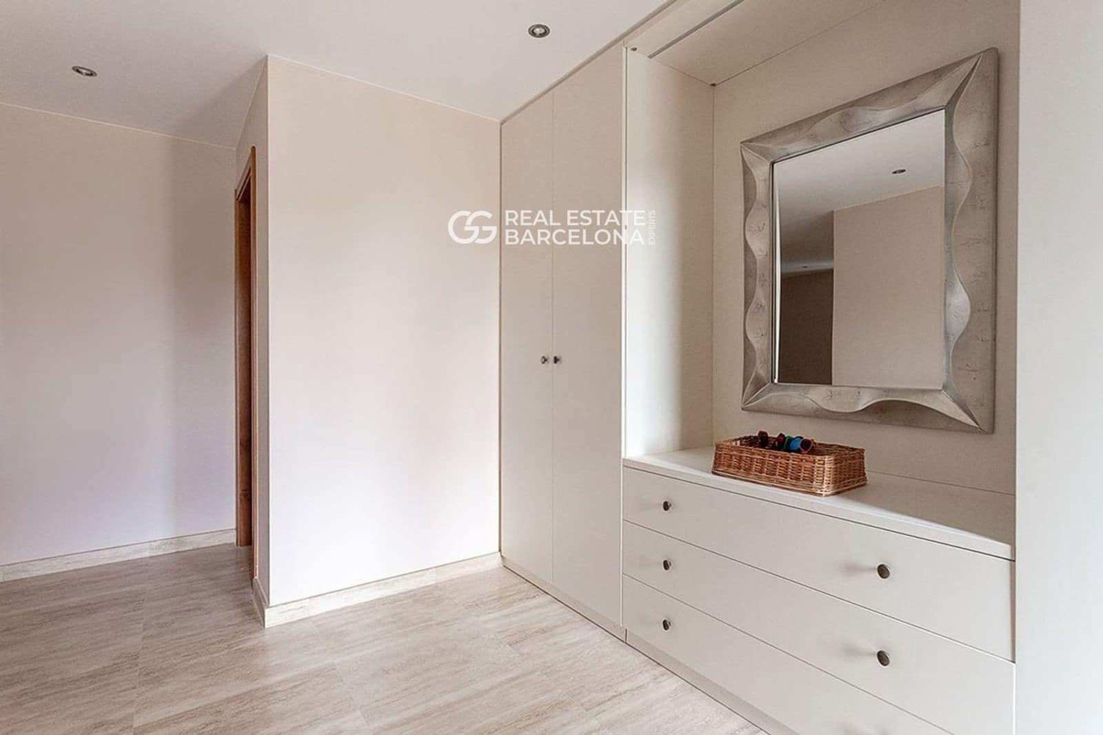 6 bedroom Villa for sale in Lloret de Mar with pool garage - € 2,300,000 (Ref: 9482339)