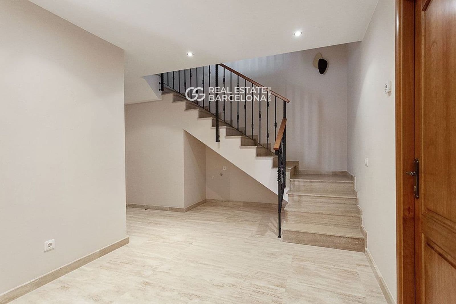 6 bedroom Villa for sale in Lloret de Mar with pool garage - € 2,300,000 (Ref: 9482339)