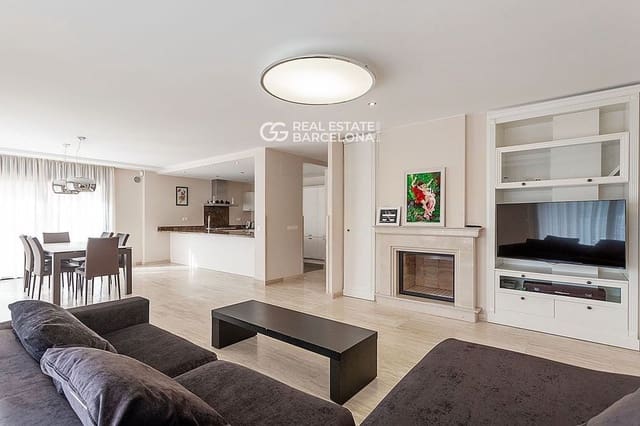 6 soverom Villa til salgs i Lloret de Mar med svømmebasseng garasje - € 2 300 000 (Ref: 9482339)