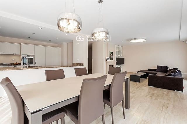 6 soverom Villa til salgs i Lloret de Mar med svømmebasseng garasje - € 2 300 000 (Ref: 9482339)