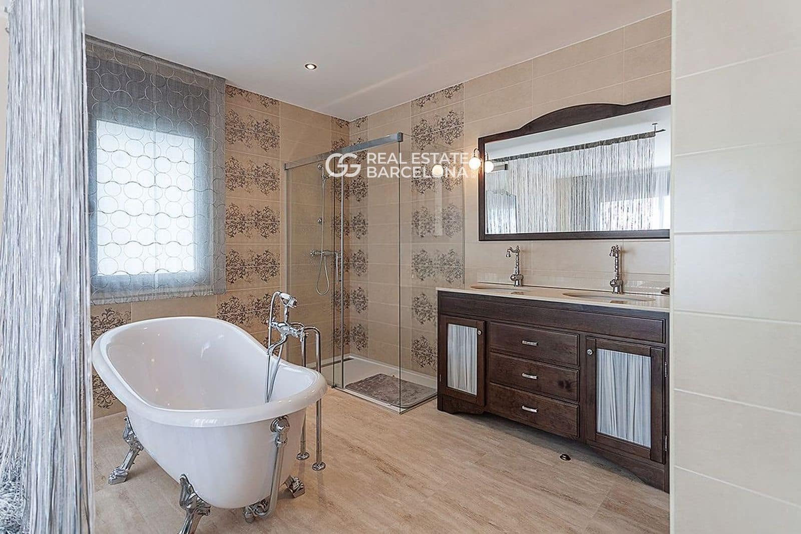 6 bedroom Villa for sale in Lloret de Mar with pool garage - € 2,300,000 (Ref: 9482339)