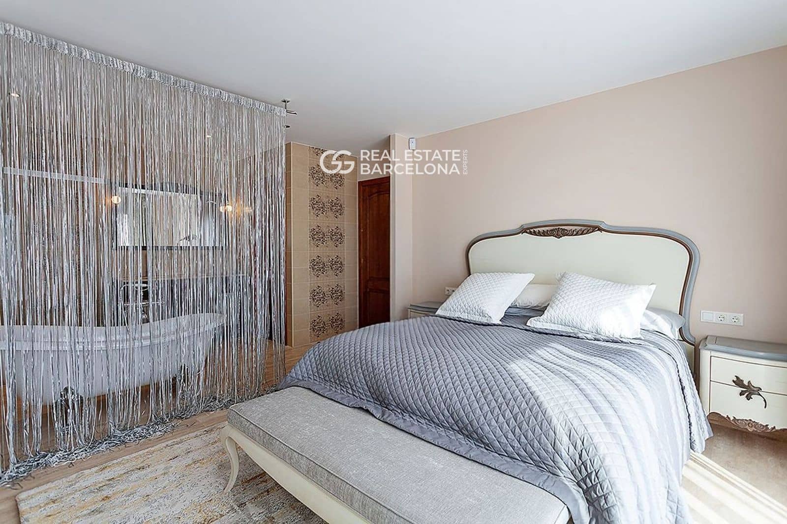 6 bedroom Villa for sale in Lloret de Mar with pool garage - € 2,300,000 (Ref: 9482339)