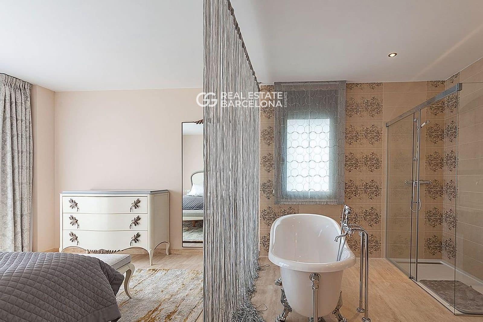 6 bedroom Villa for sale in Lloret de Mar with pool garage - € 2,300,000 (Ref: 9482339)