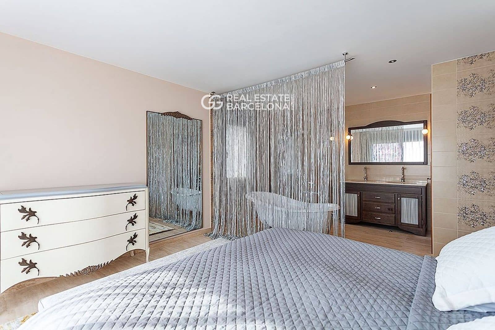 6 bedroom Villa for sale in Lloret de Mar with pool garage - € 2,300,000 (Ref: 9482339)