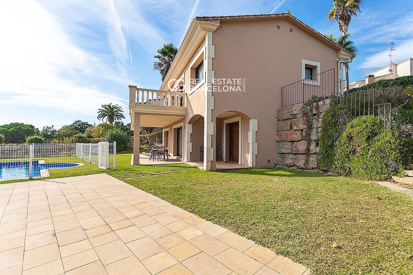 6 bedroom Villa for sale in Lloret de Mar with pool garage - € 2,300,000 (Ref: 9482339)