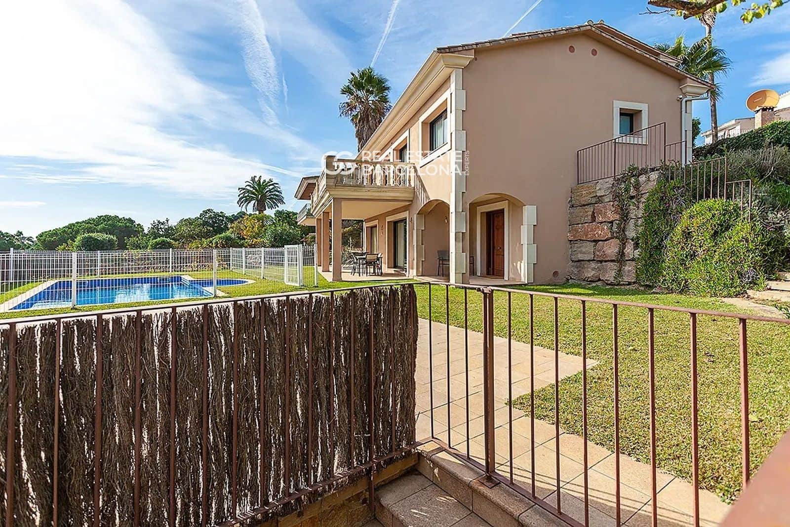 6 bedroom Villa for sale in Lloret de Mar with pool garage - € 2,300,000 (Ref: 9482339)