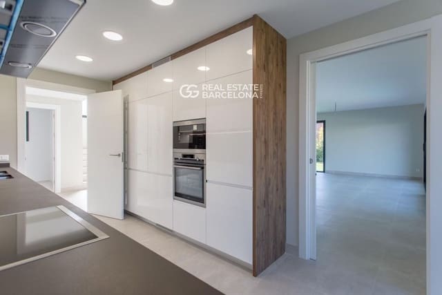 5 bedroom Villa for sale in Sant Andreu de Llavaneres with pool garage - € 1,390,000 (Ref: 9482341)