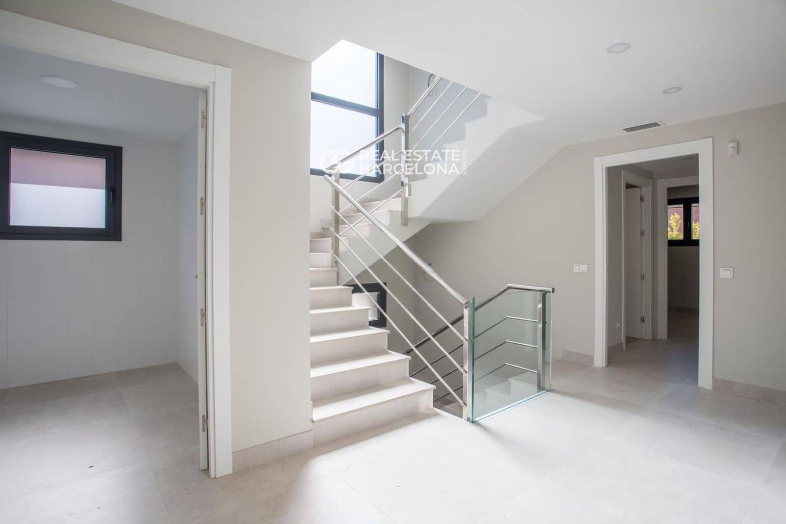 5 bedroom Villa for sale in Sant Andreu de Llavaneres with pool garage - € 1,390,000 (Ref: 9482341)