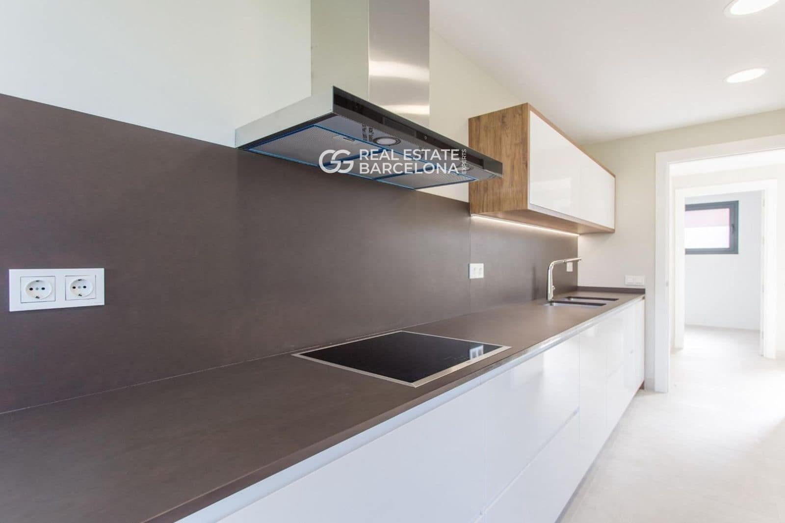 5 bedroom Villa for sale in Sant Andreu de Llavaneres with pool garage - € 1,390,000 (Ref: 9482341)