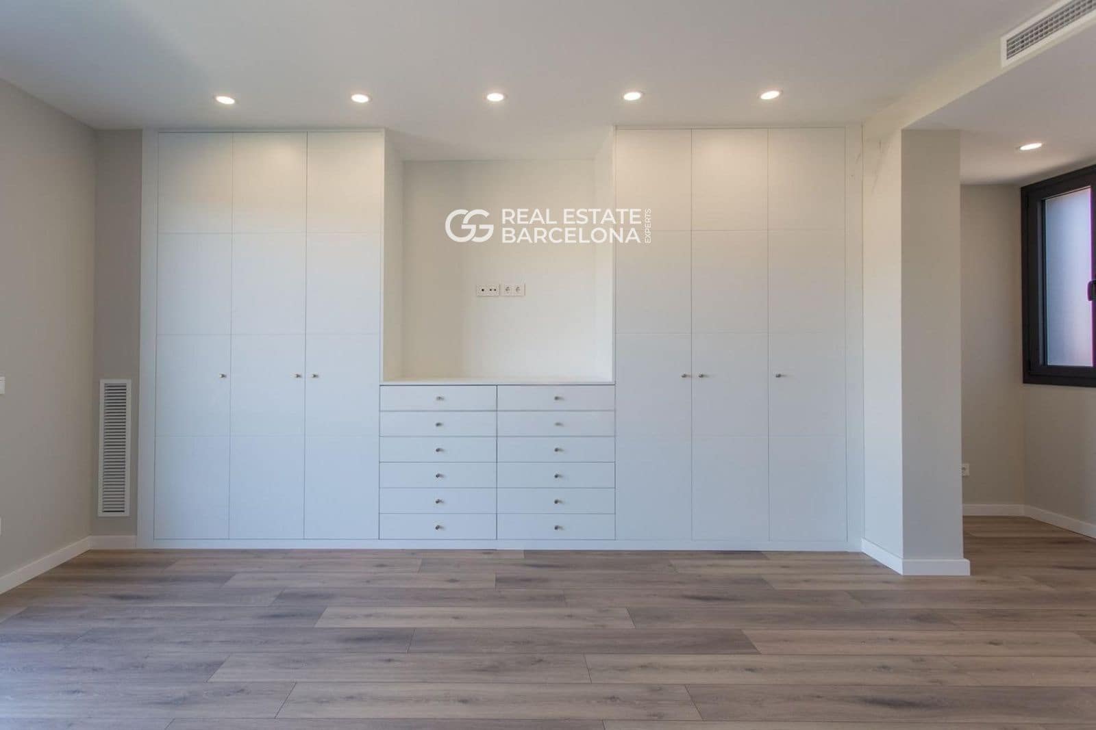 5 bedroom Villa for sale in Sant Andreu de Llavaneres with pool garage - € 1,390,000 (Ref: 9482341)