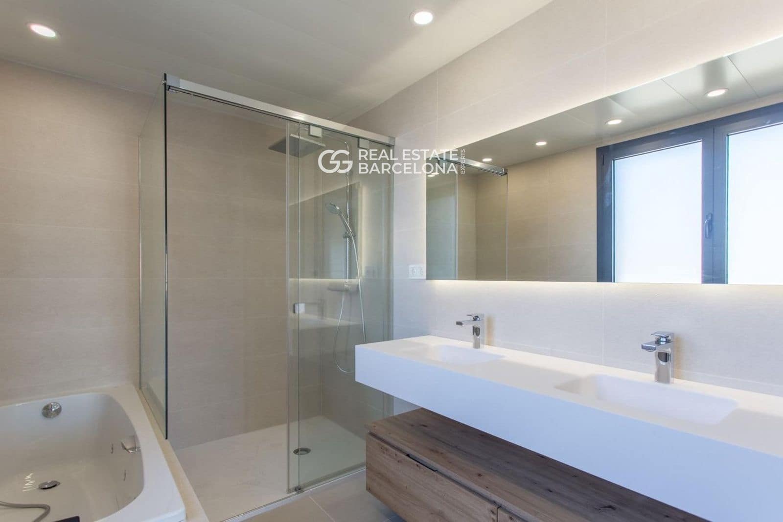 5 bedroom Villa for sale in Sant Andreu de Llavaneres with pool garage - € 1,390,000 (Ref: 9482341)