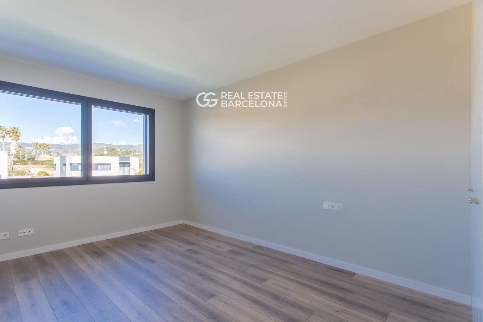 5 bedroom Villa for sale in Sant Andreu de Llavaneres with pool garage - € 1,390,000 (Ref: 9482341)