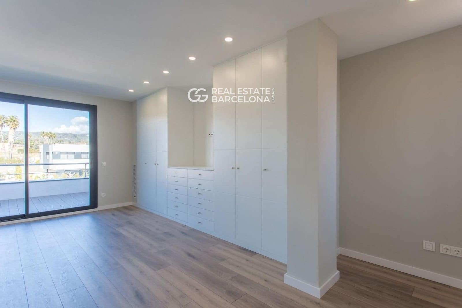 5 bedroom Villa for sale in Sant Andreu de Llavaneres with pool garage - € 1,390,000 (Ref: 9482341)