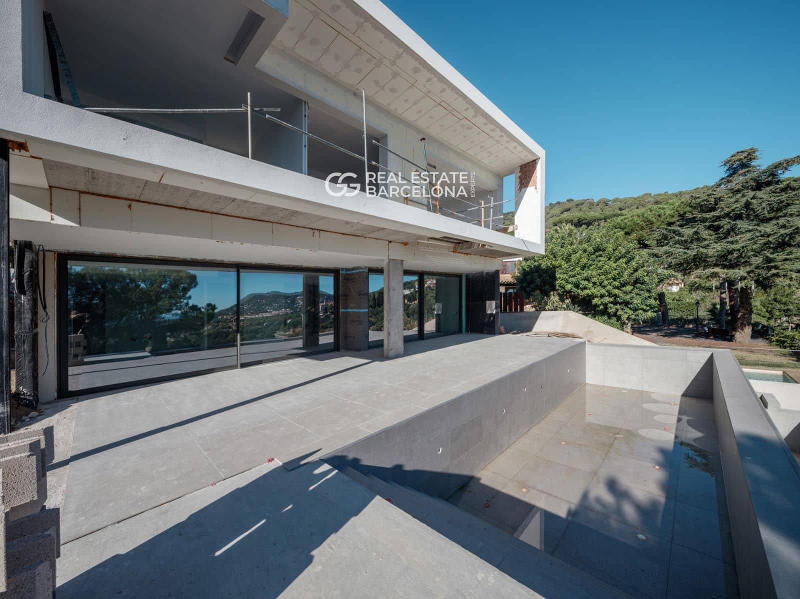 Villa for sale in Premia de Dalt with pool - € 2,200,000 (Ref: 9482343)