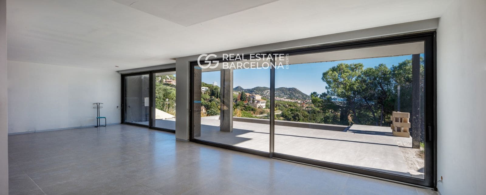 Villa for sale in Premia de Dalt with pool - € 2,200,000 (Ref: 9482343)