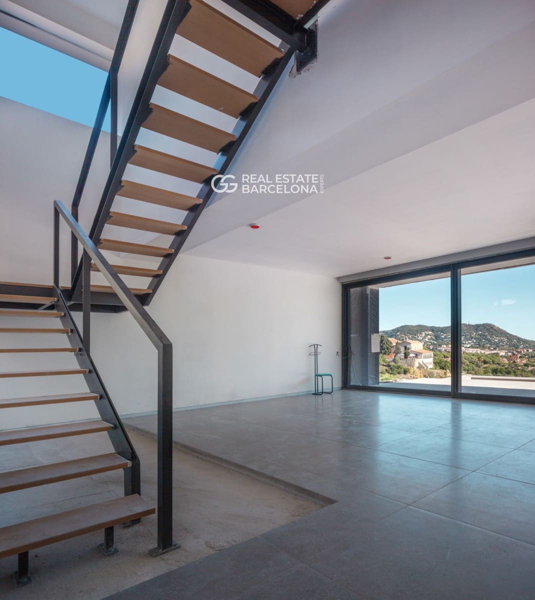 Villa for sale in Premia de Dalt with pool - € 2,200,000 (Ref: 9482343)