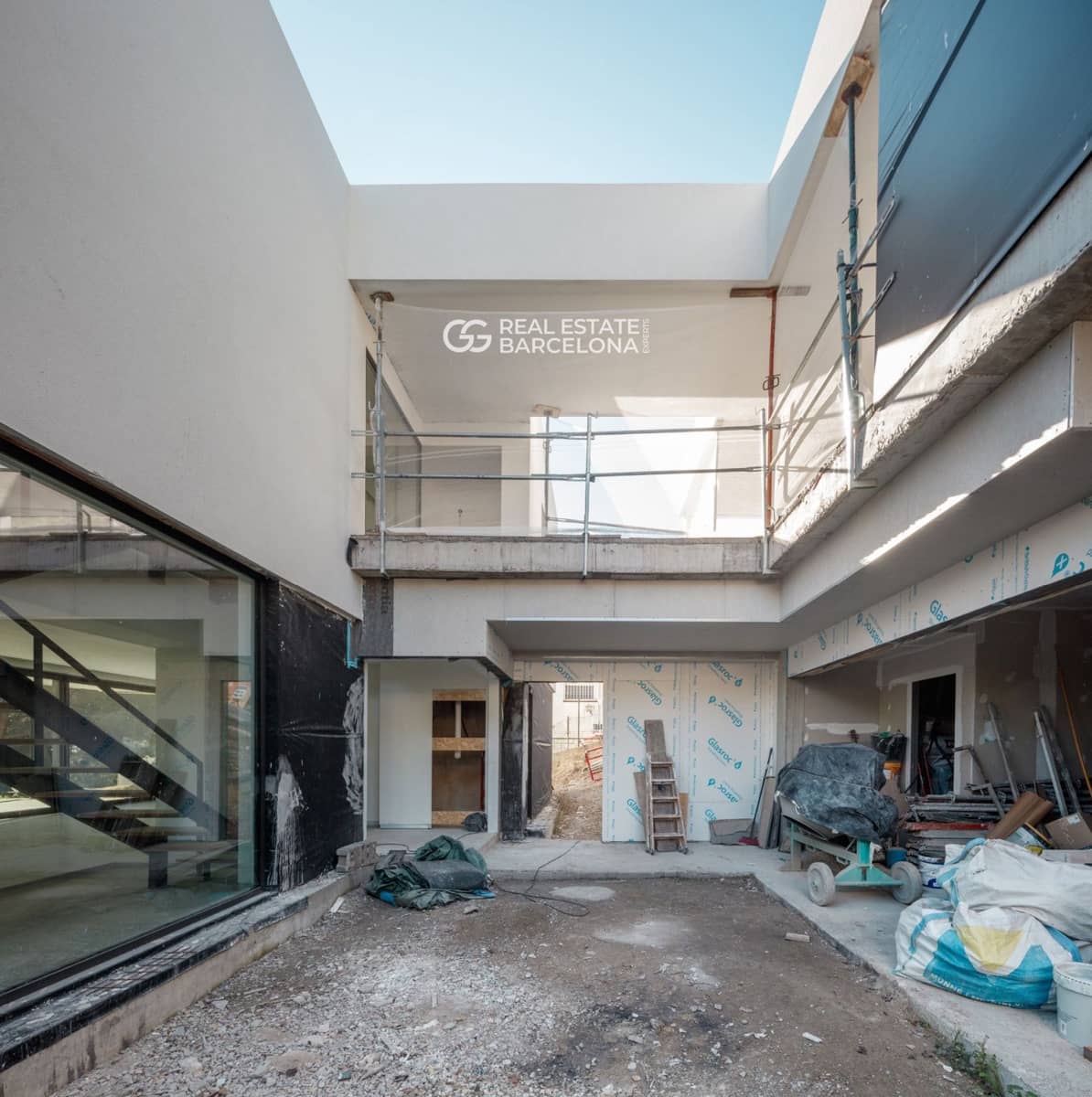 Villa for sale in Premia de Dalt with pool - € 2,200,000 (Ref: 9482343)