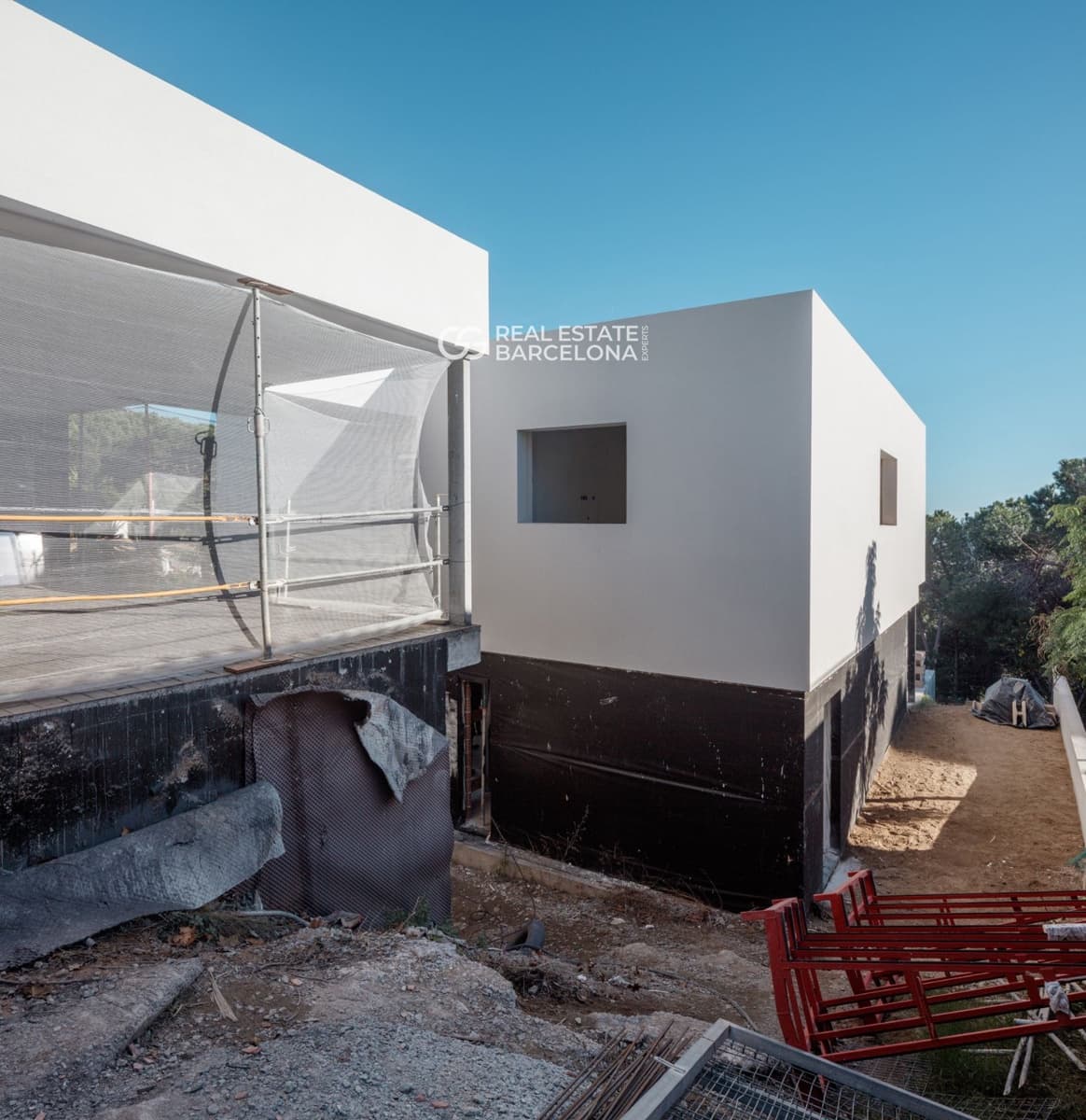 Villa for sale in Premia de Dalt with pool - € 2,200,000 (Ref: 9482343)