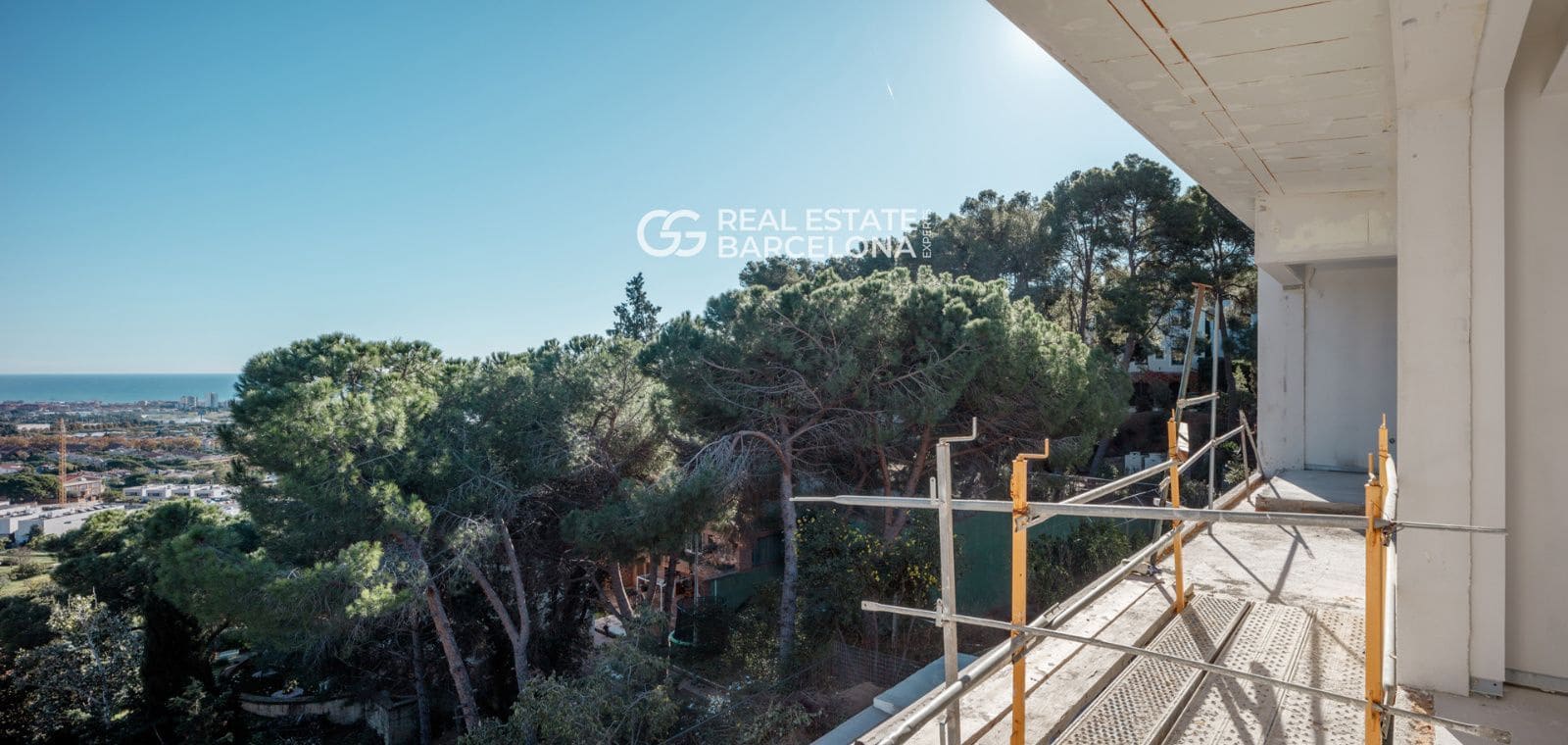 Villa for sale in Premia de Dalt with pool - € 2,200,000 (Ref: 9482343)