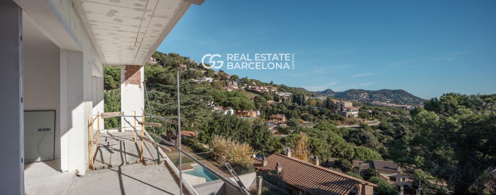 Villa for sale in Premia de Dalt with pool - € 2,200,000 (Ref: 9482343)