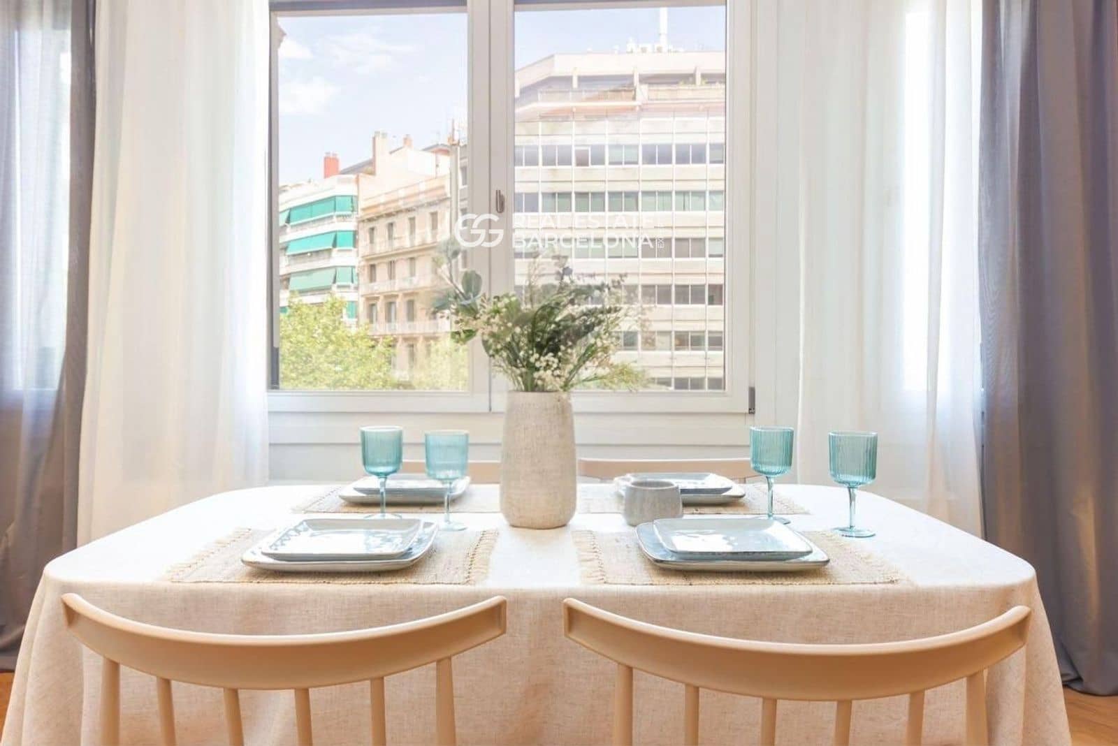 2 bedroom Flat for sale in Barcelona city - € 640,000 (Ref: 9482349)