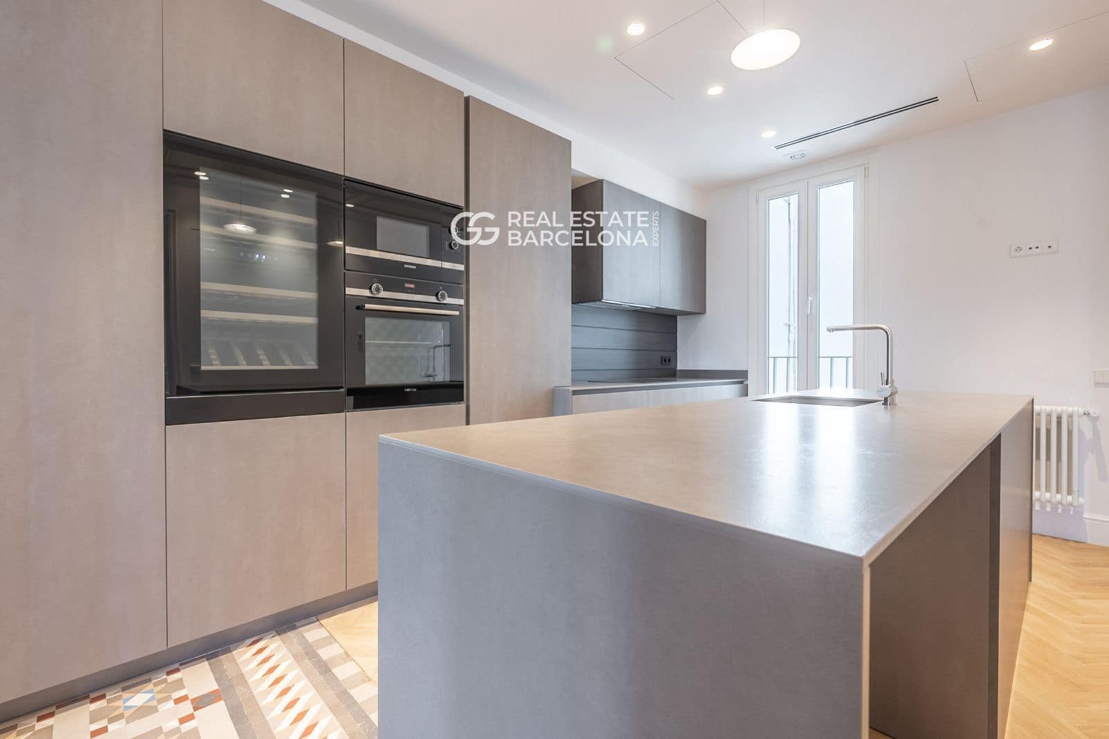 2 bedroom Flat for sale in Barcelona city - € 925,000 (Ref: 9482351)
