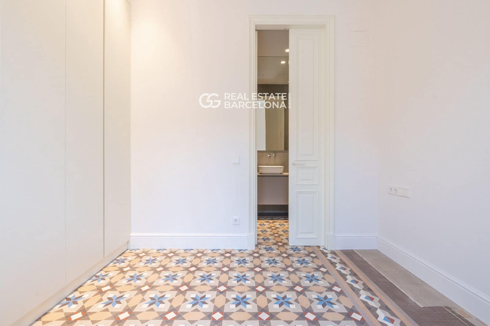 2 bedroom Flat for sale in Barcelona city - € 925,000 (Ref: 9482351)