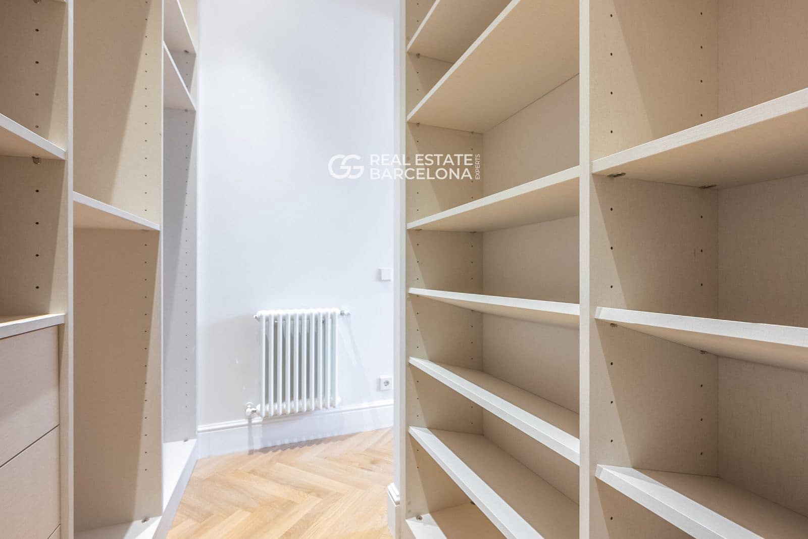 2 bedroom Flat for sale in Barcelona city - € 925,000 (Ref: 9482351)