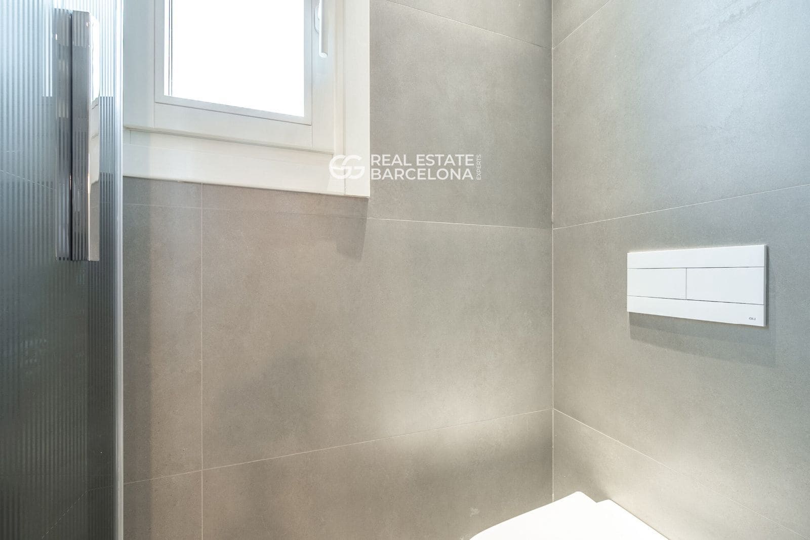 2 bedroom Flat for sale in Barcelona city - € 925,000 (Ref: 9482351)