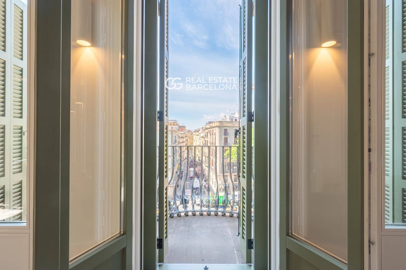 2 bedroom Flat for sale in Barcelona city - € 925,000 (Ref: 9482351)