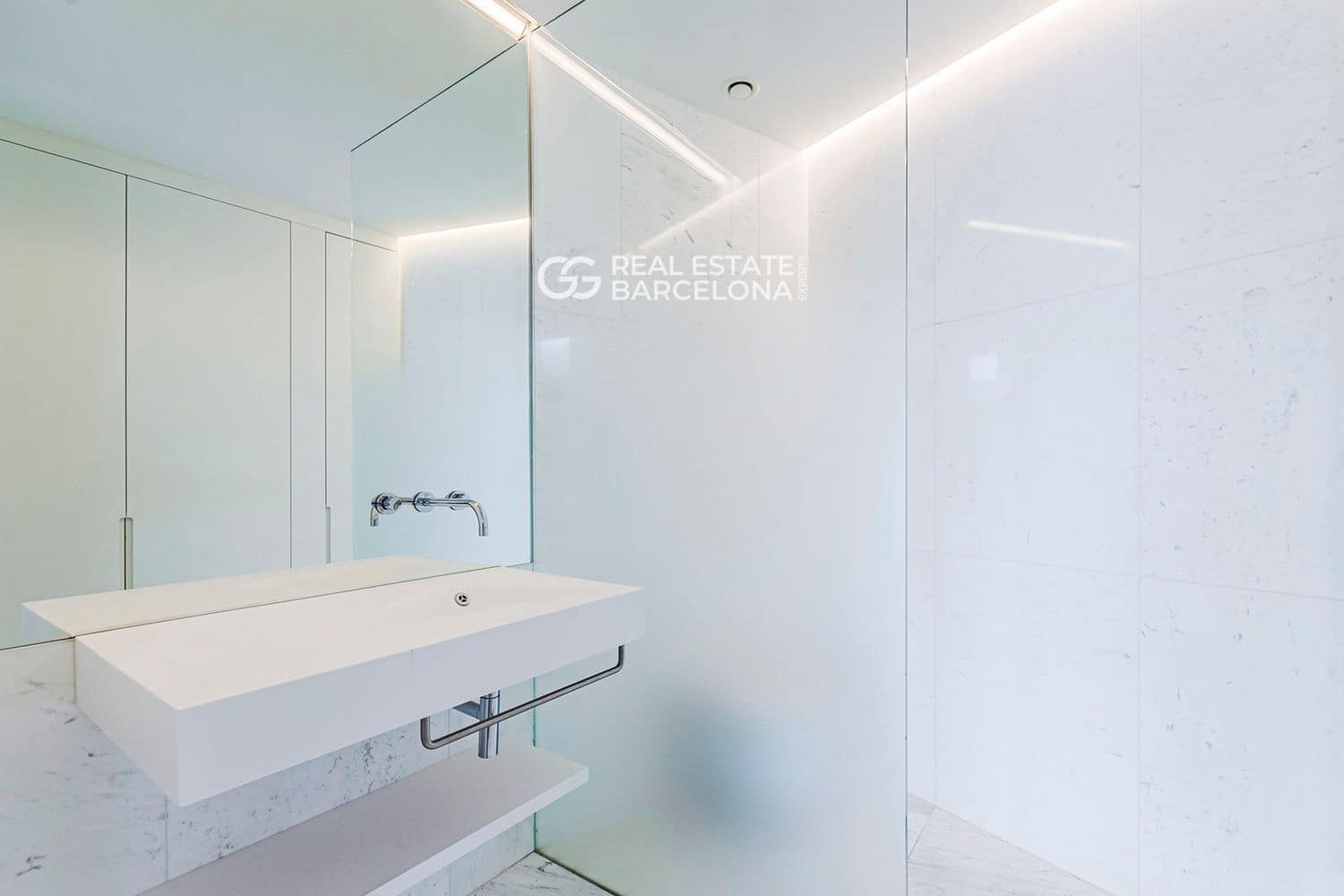 3 bedroom Flat for sale in Barcelona city with pool garage - € 7,600,000 (Ref: 9482352)