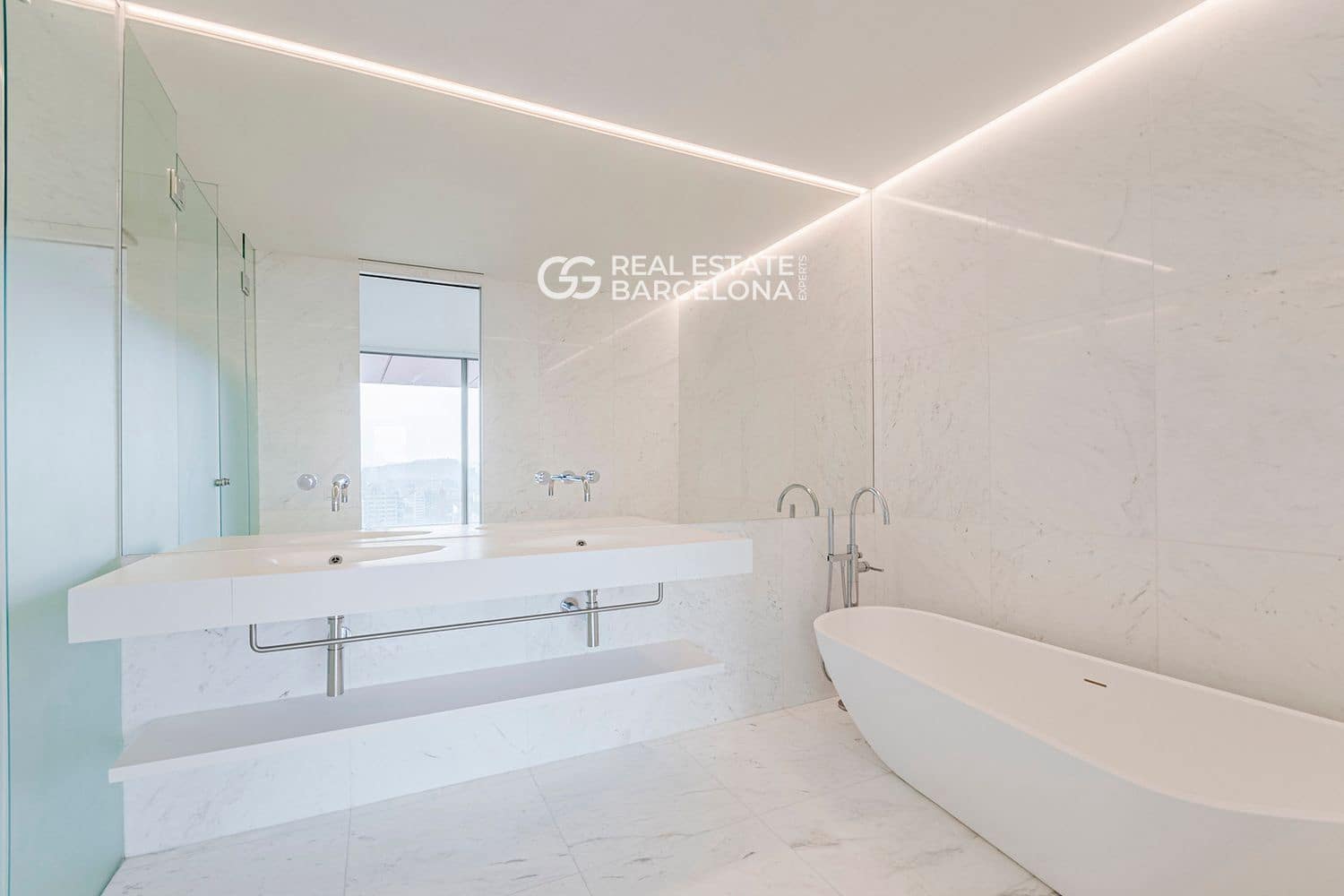 3 bedroom Flat for sale in Barcelona city with pool garage - € 7,600,000 (Ref: 9482352)