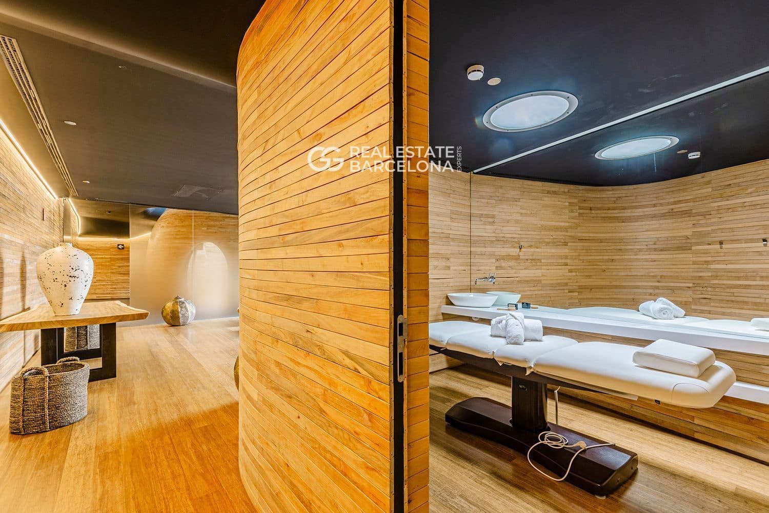 3 bedroom Flat for sale in Barcelona city with pool garage - € 7,600,000 (Ref: 9482352)