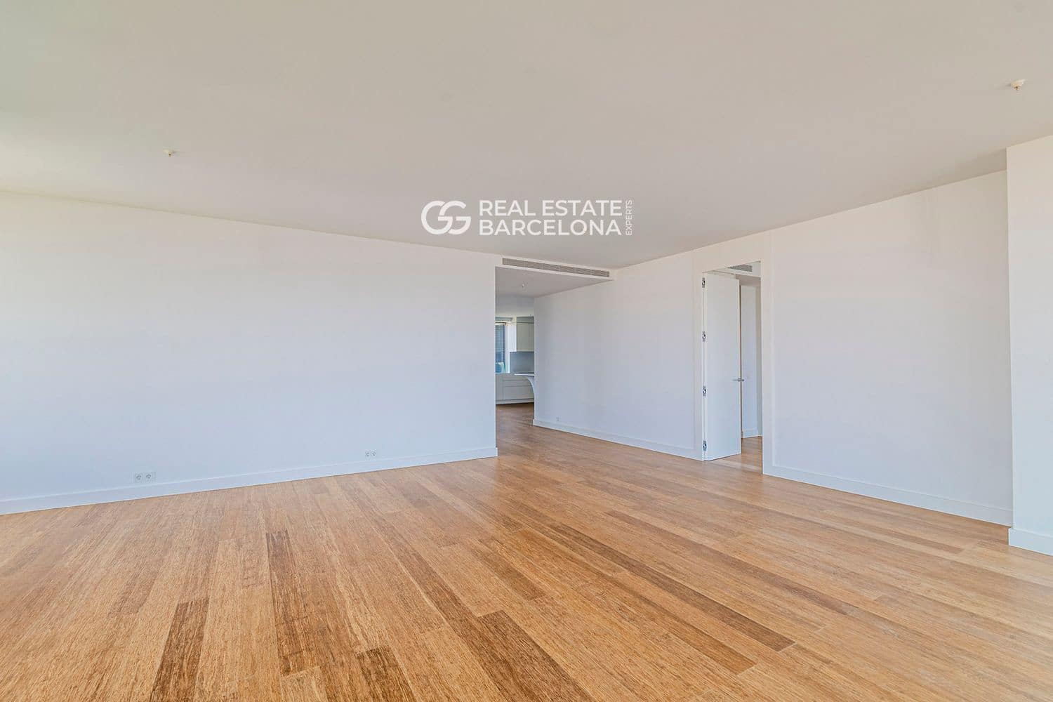 3 bedroom Flat for sale in Barcelona city with pool garage - € 3,950,000 (Ref: 9482355)