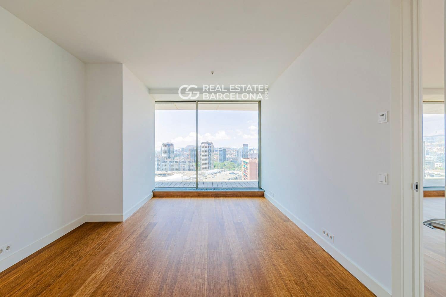 3 bedroom Flat for sale in Barcelona city with pool garage - € 3,950,000 (Ref: 9482355)