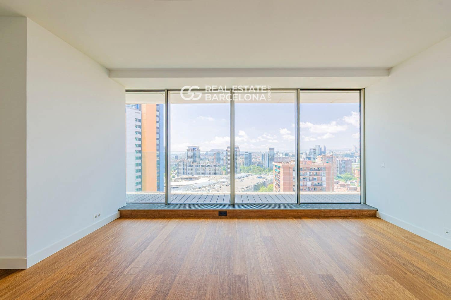 3 bedroom Flat for sale in Barcelona city with pool garage - € 3,950,000 (Ref: 9482355)