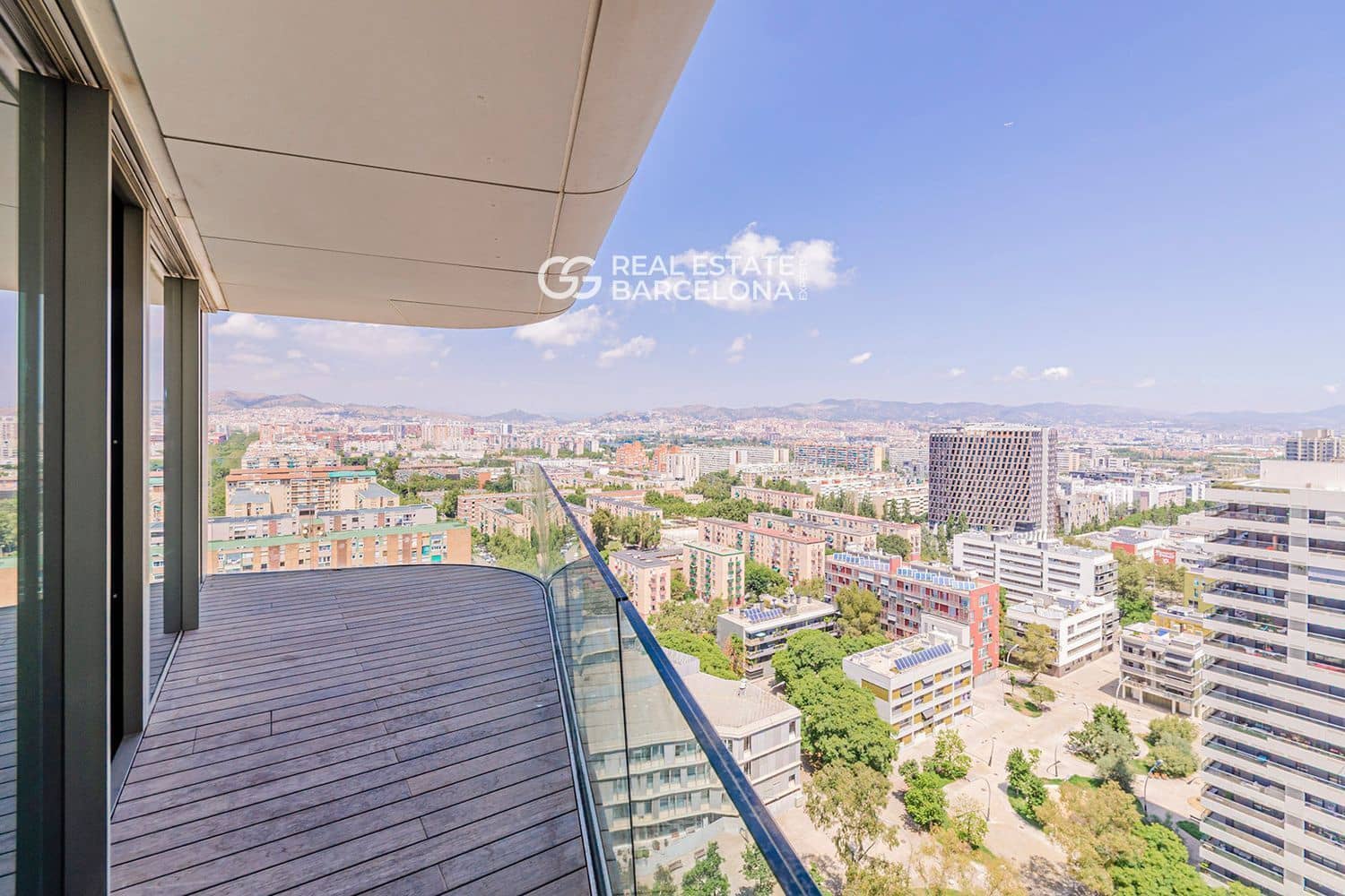 3 bedroom Flat for sale in Barcelona city with pool garage - € 3,950,000 (Ref: 9482355)