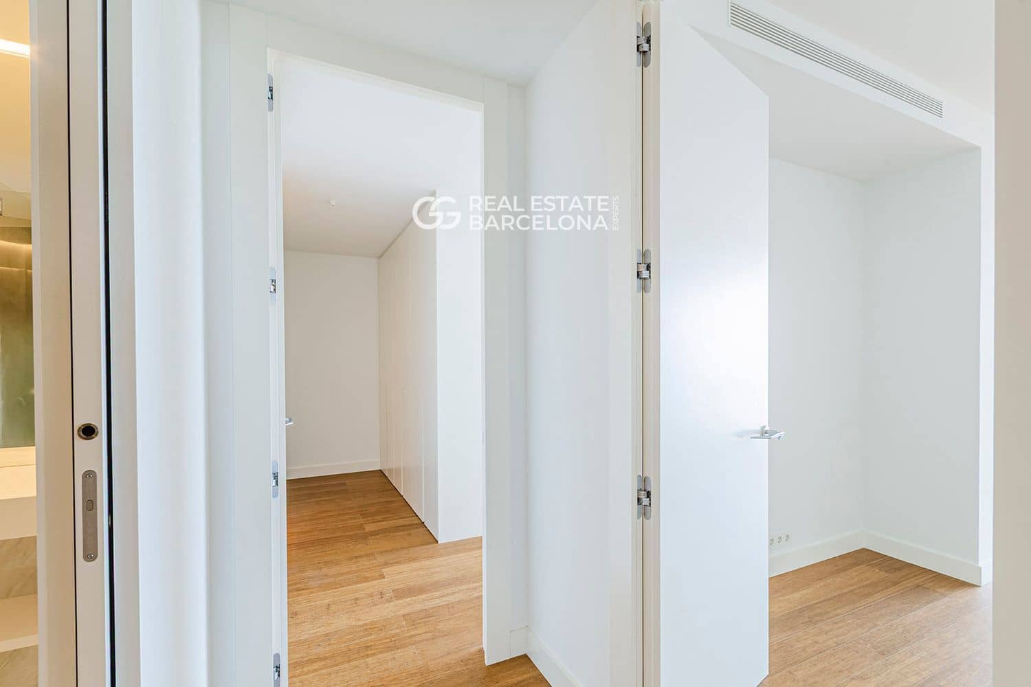 3 bedroom Flat for sale in Barcelona city with pool garage - € 3,450,000 (Ref: 9482356)