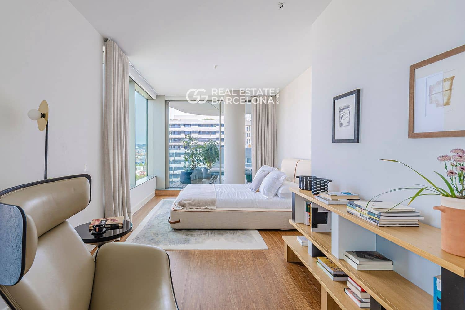 3 bedroom Flat for sale in Barcelona city with pool garage - € 2,497,000 (Ref: 9482358)