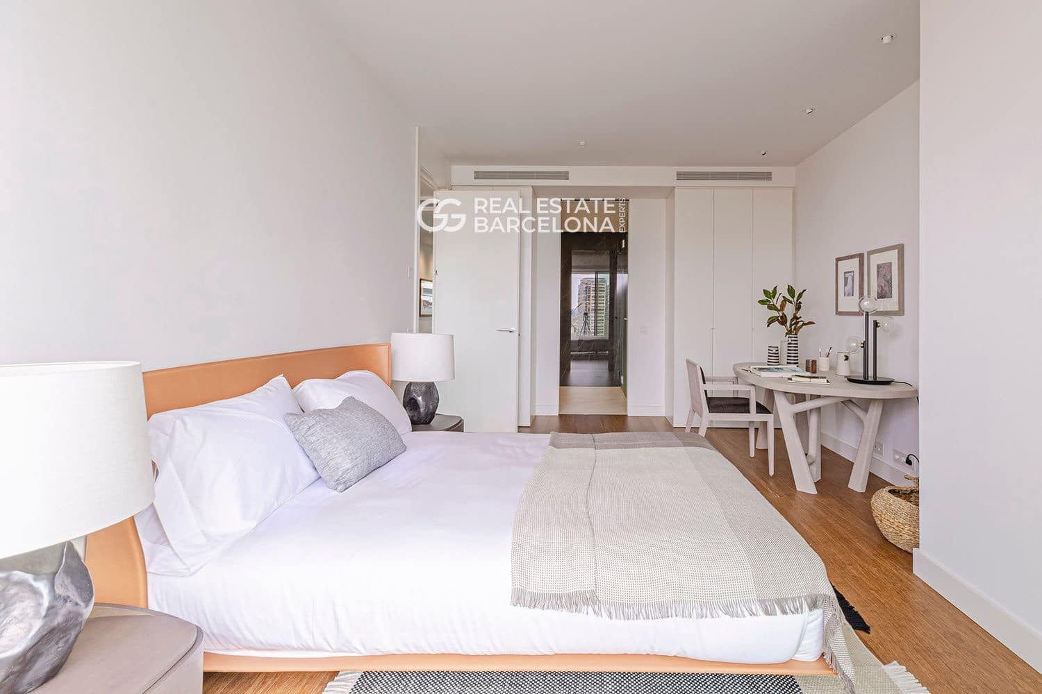 3 bedroom Flat for sale in Barcelona city with pool garage - € 2,497,000 (Ref: 9482358)