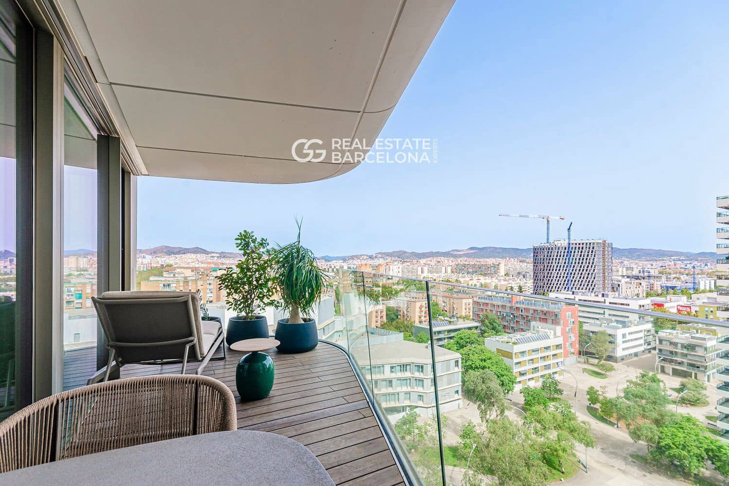 3 bedroom Flat for sale in Barcelona city with pool garage - € 2,497,000 (Ref: 9482358)