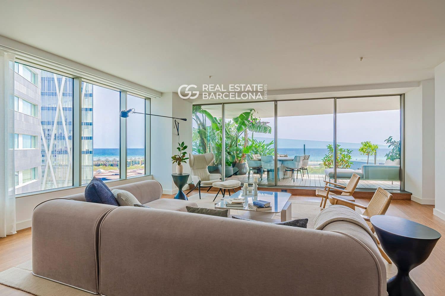 3 bedroom Flat for sale in Barcelona city with pool garage - € 2,250,000 (Ref: 9482359)