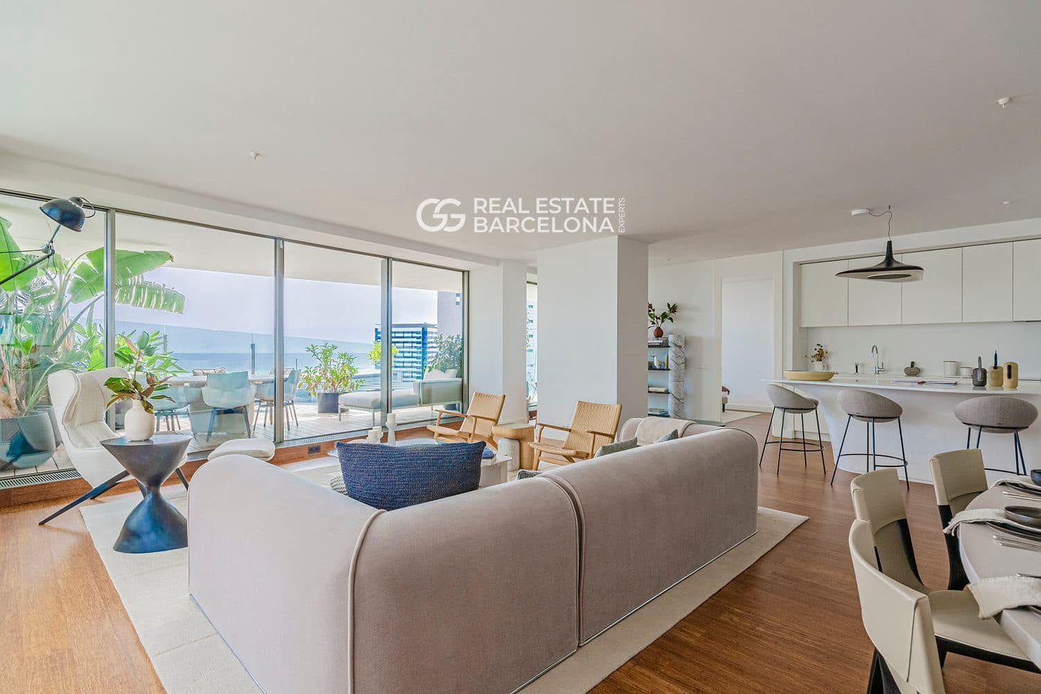 3 bedroom Flat for sale in Barcelona city with pool garage - € 2,250,000 (Ref: 9482359)
