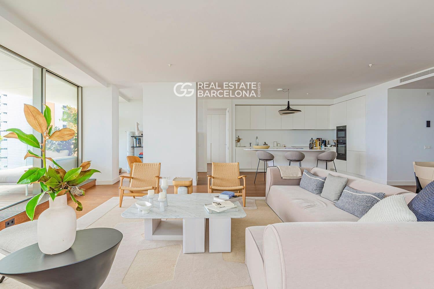 3 bedroom Flat for sale in Barcelona city with pool garage - € 2,250,000 (Ref: 9482359)