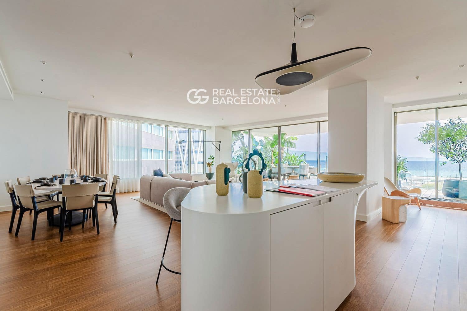 3 bedroom Flat for sale in Barcelona city with pool garage - € 2,250,000 (Ref: 9482359)