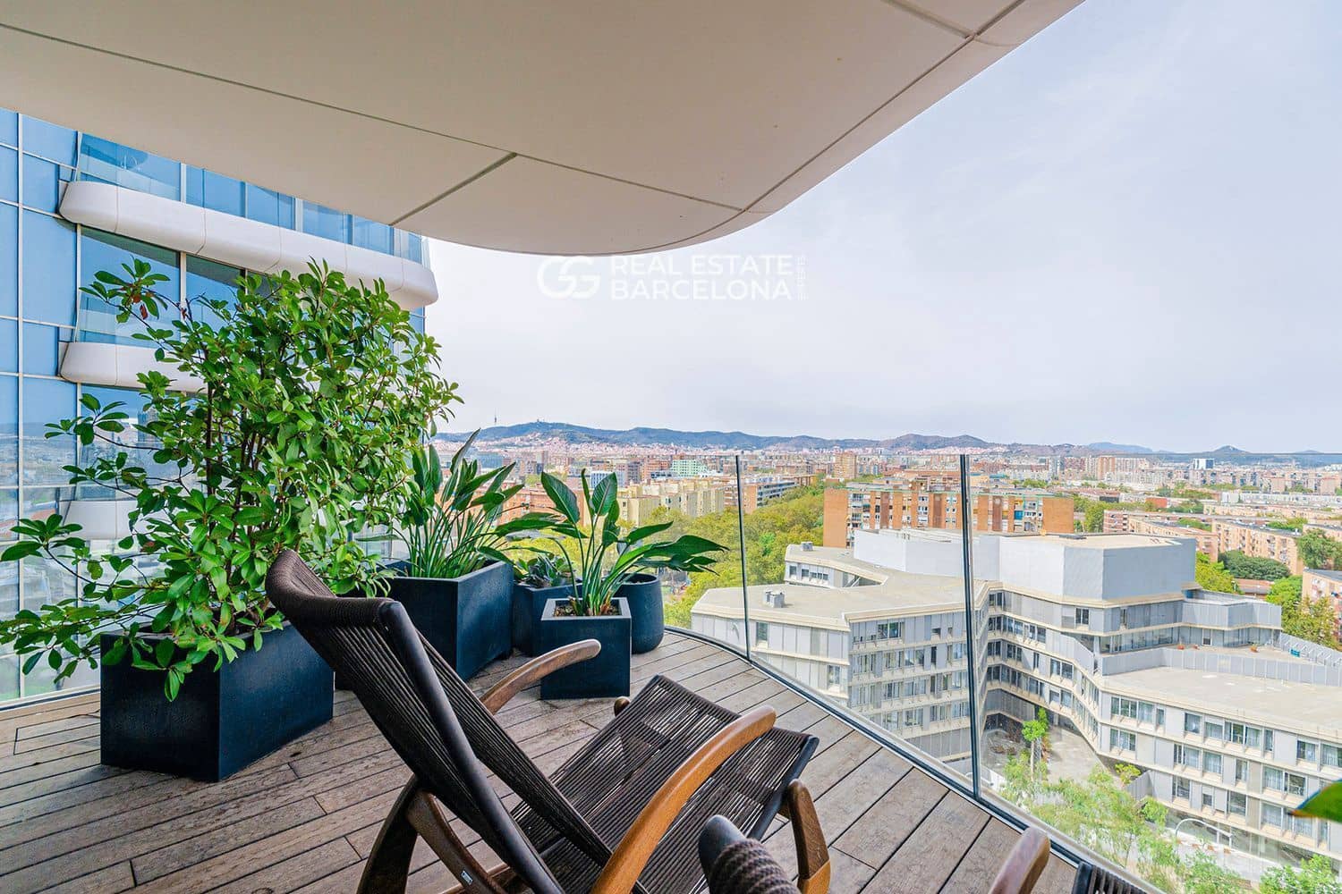 3 bedroom Flat for sale in Barcelona city with pool garage - € 2,250,000 (Ref: 9482359)