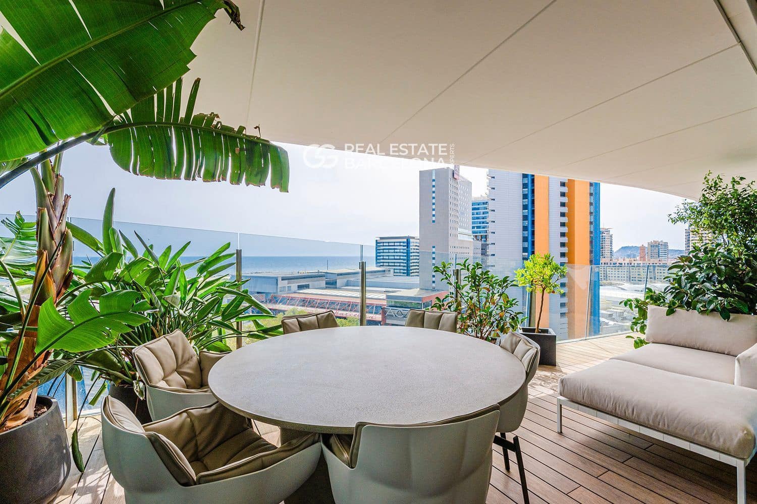 3 bedroom Flat for sale in Barcelona city with pool garage - € 2,250,000 (Ref: 9482359)