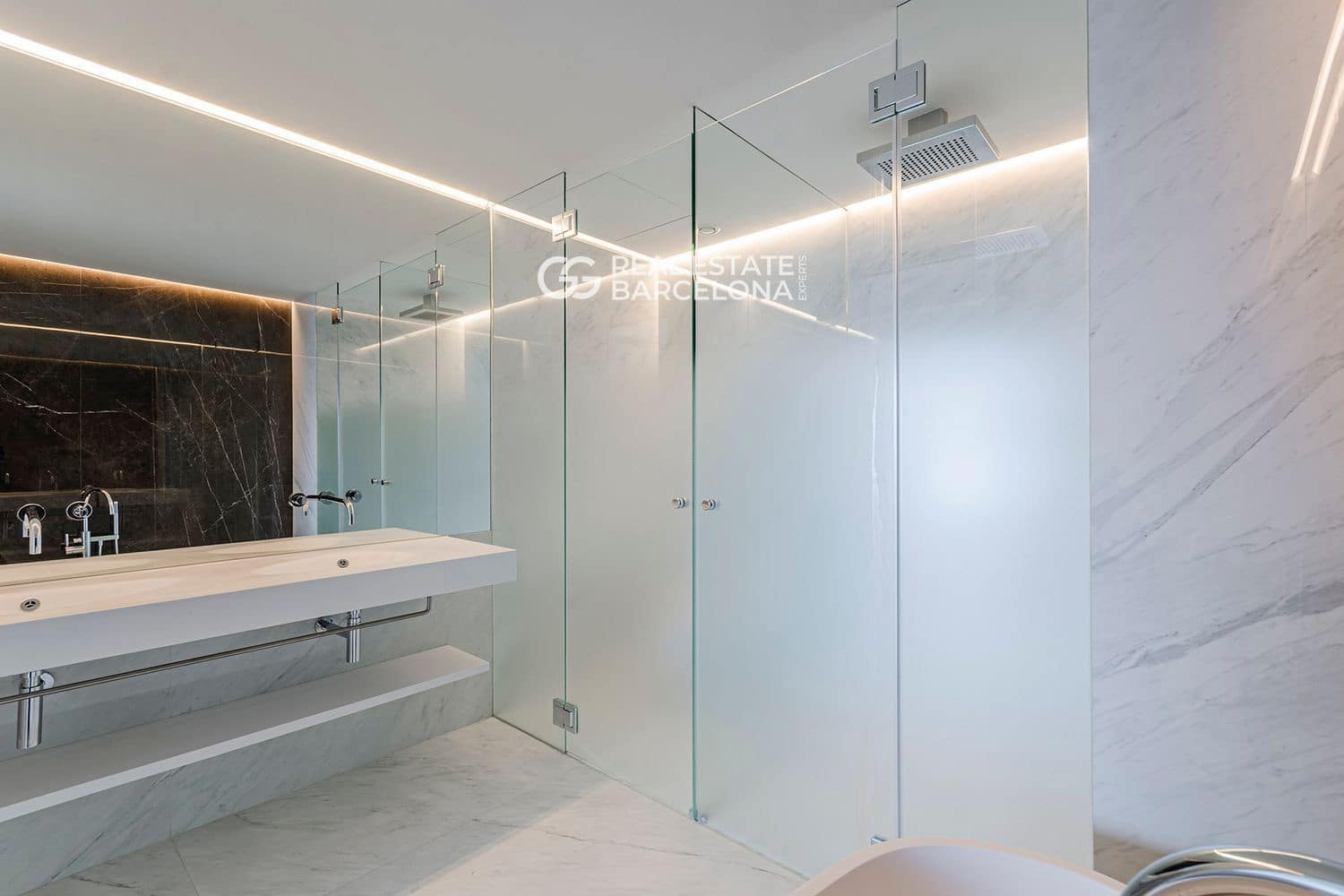 1 soverom Leilighet til salgs i Barcelona by med svømmebasseng garasje - € 1 350 000 (Ref: 9482361)