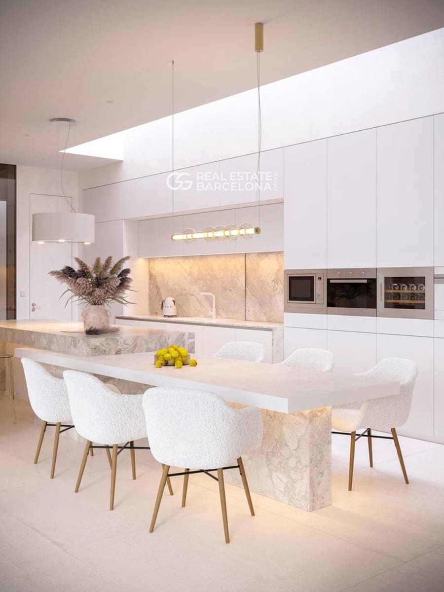 3 bedroom Villa for sale in Lloret de Mar with pool - € 650,000 (Ref: 9482363)